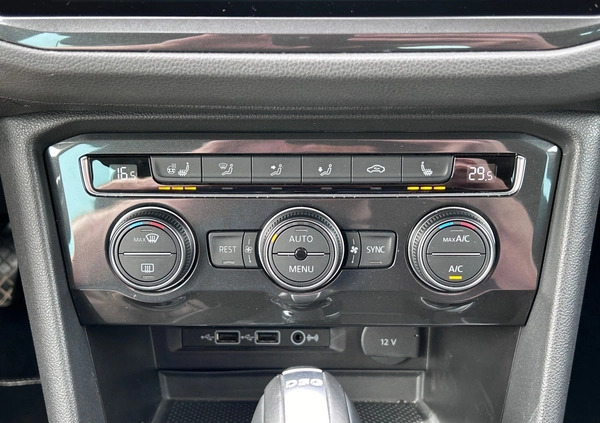 Volkswagen Tiguan cena 121900 przebieg: 88493, rok produkcji 2018 z Ozimek małe 781
